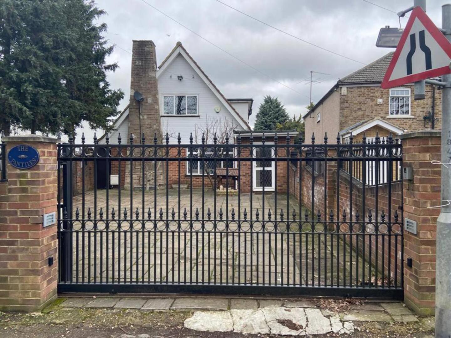 4 Bedroom House, Heathrow Airport, Luxe Inn Colnbrook Buitenkant foto