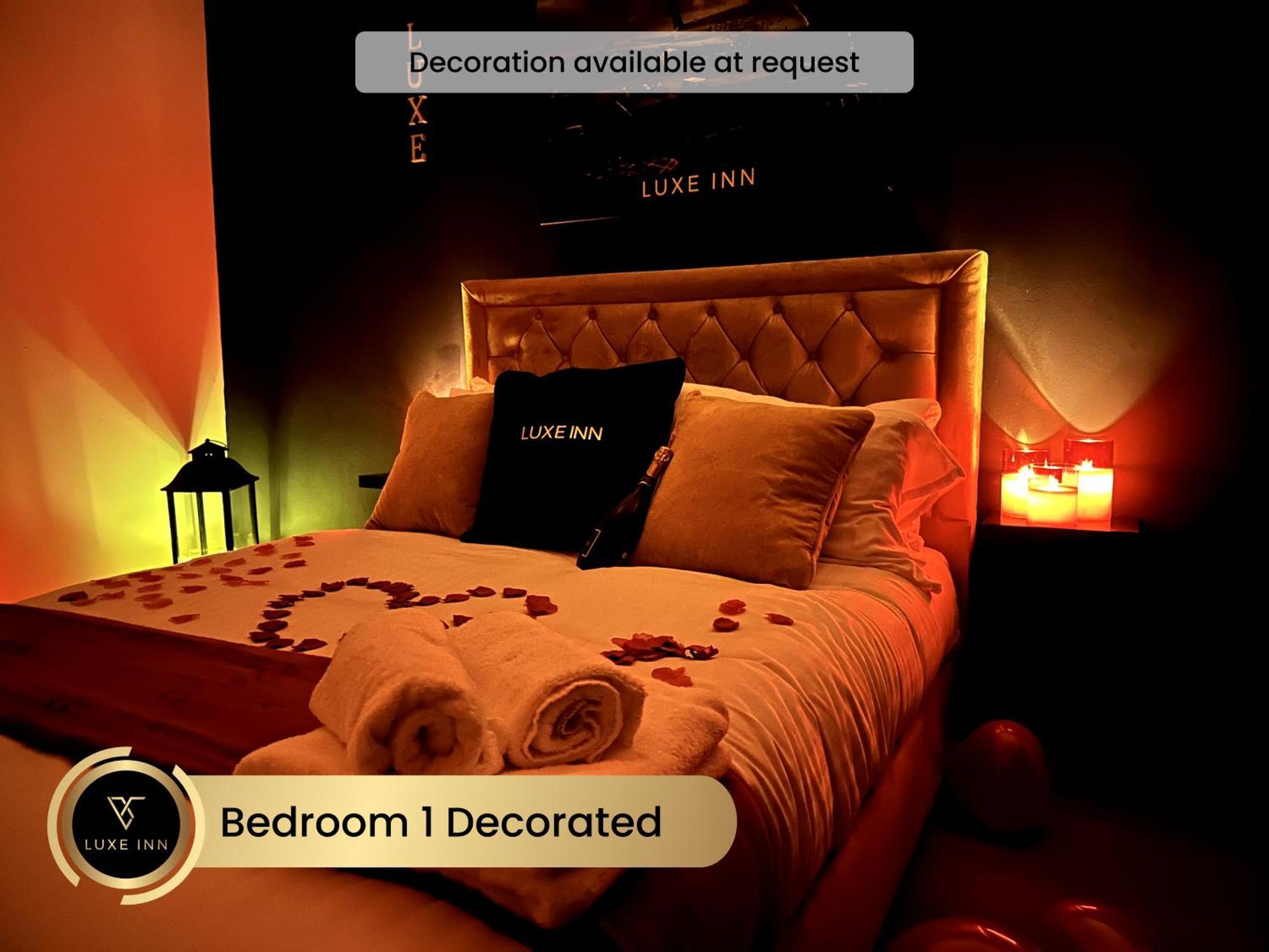 4 Bedroom House, Heathrow Airport, Luxe Inn Colnbrook Buitenkant foto