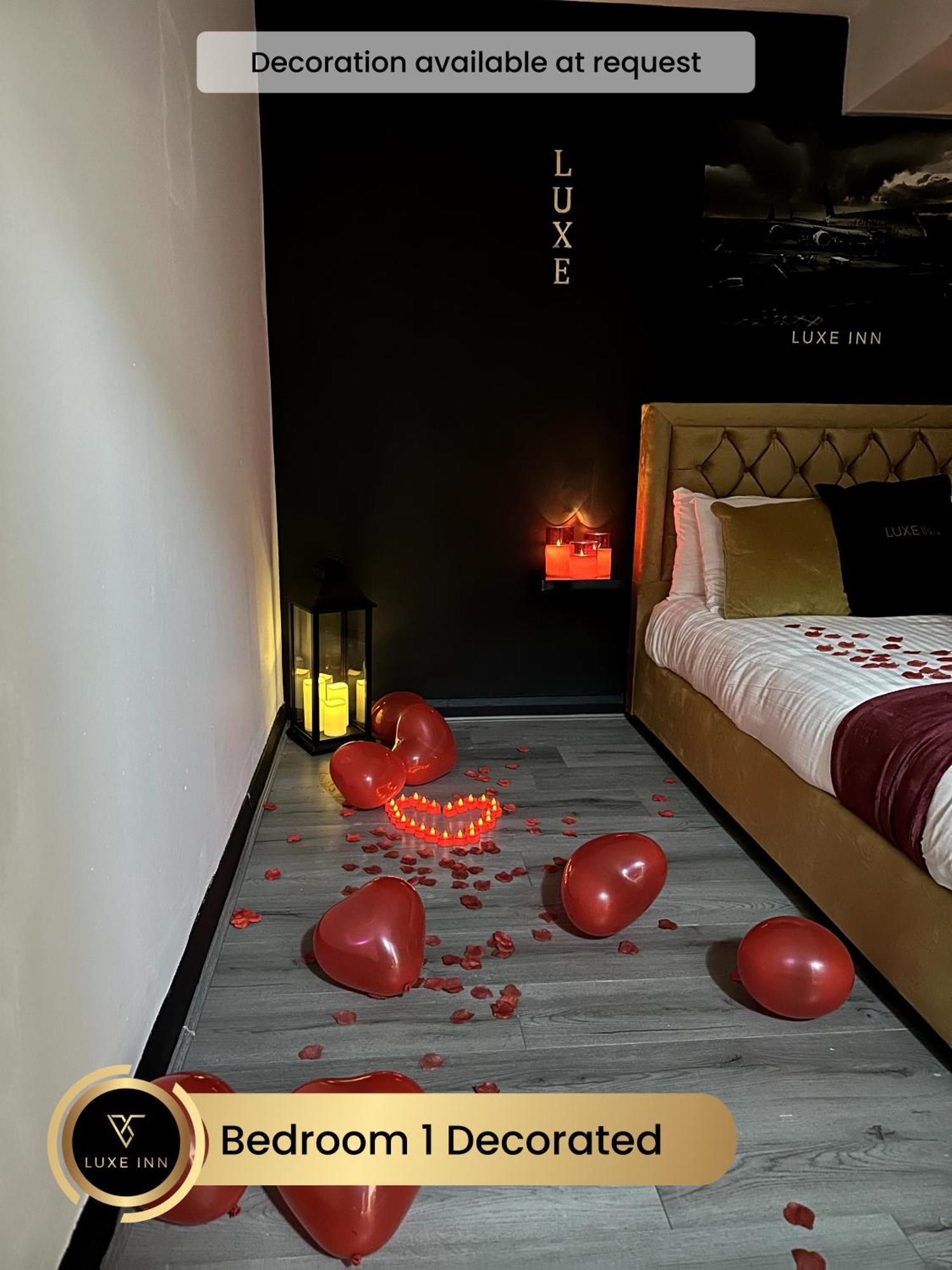 4 Bedroom House, Heathrow Airport, Luxe Inn Colnbrook Buitenkant foto