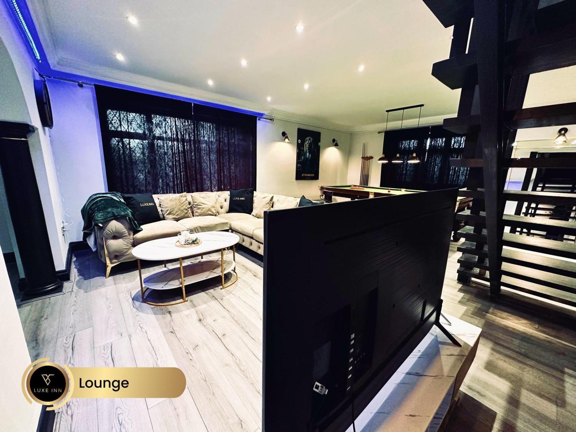 4 Bedroom House, Heathrow Airport, Luxe Inn Colnbrook Buitenkant foto