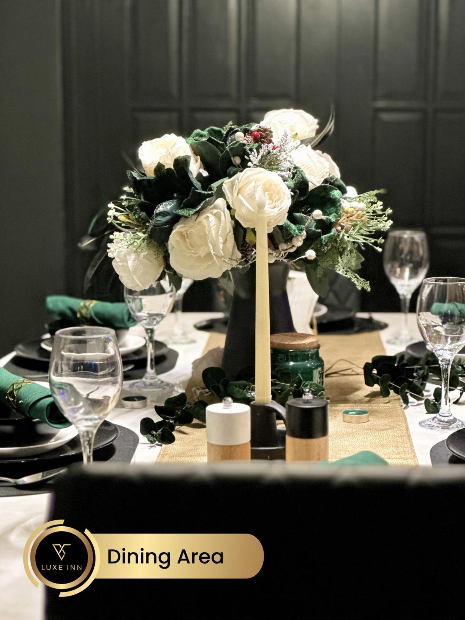 4 Bedroom House, Heathrow Airport, Luxe Inn Colnbrook Buitenkant foto