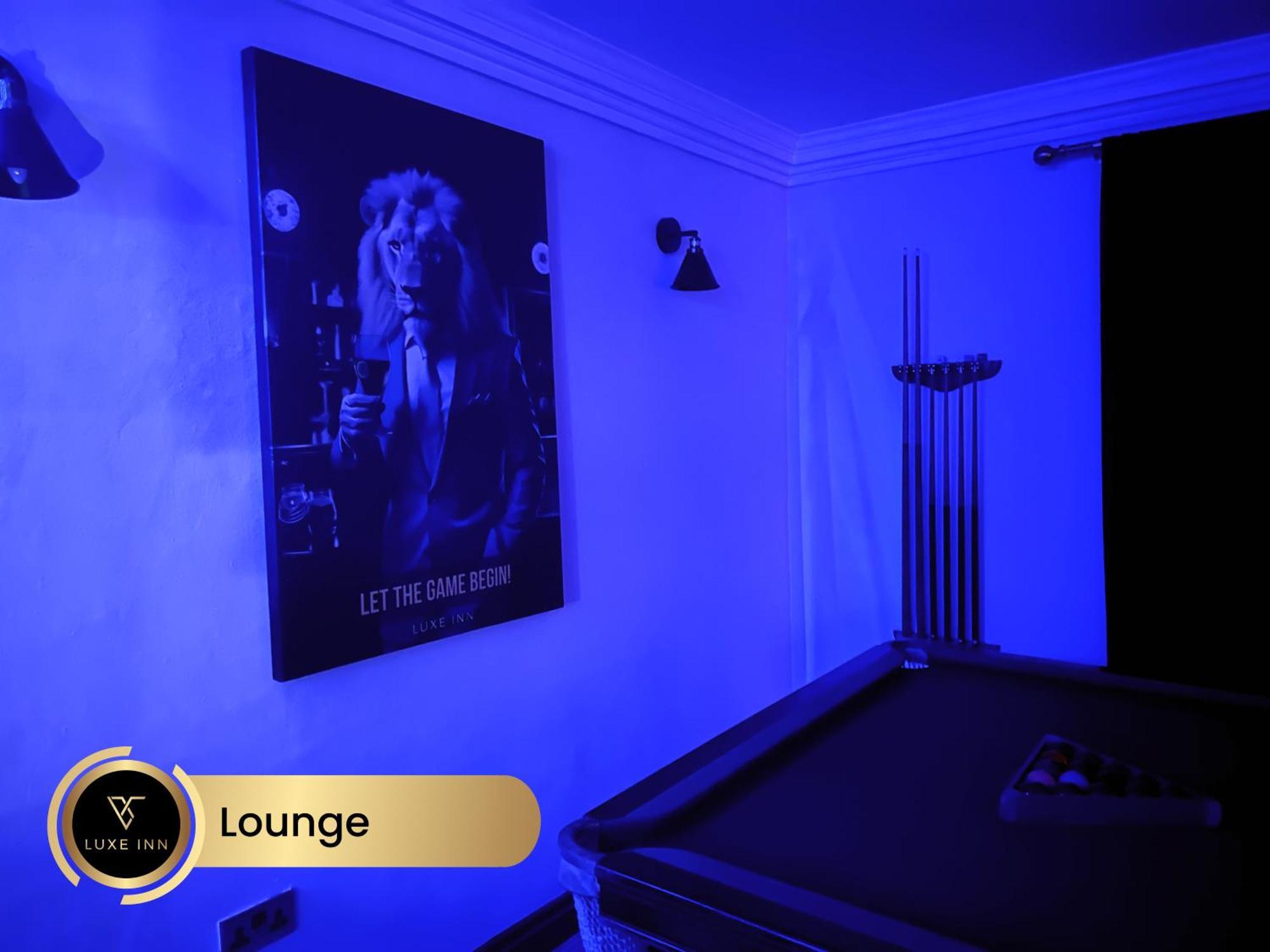 4 Bedroom House, Heathrow Airport, Luxe Inn Colnbrook Buitenkant foto