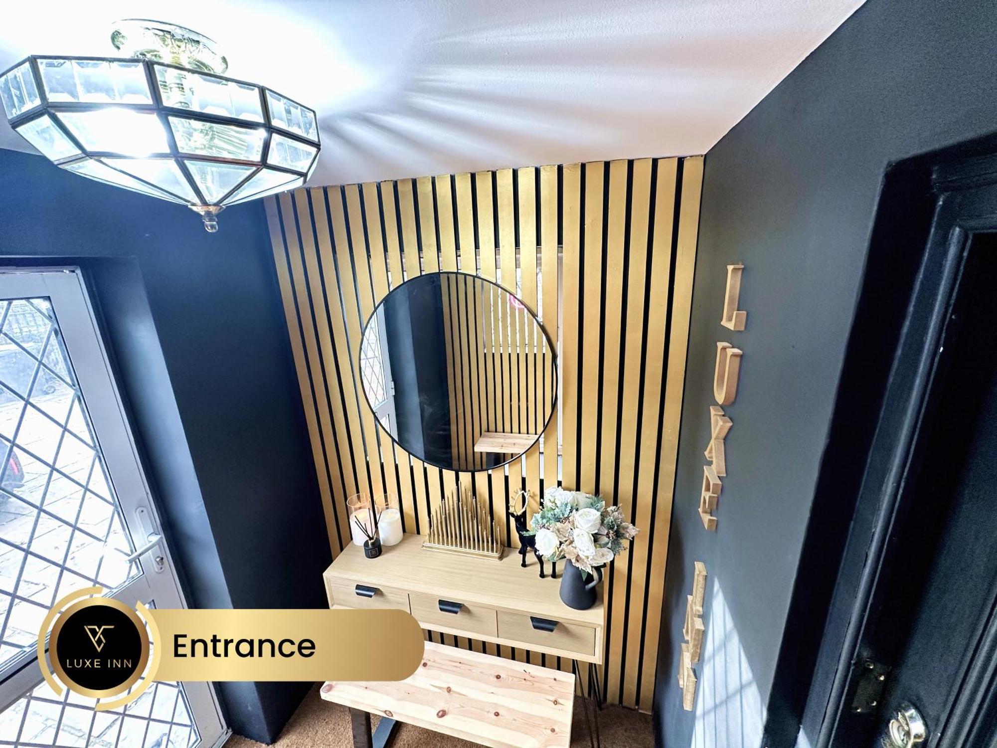 4 Bedroom House, Heathrow Airport, Luxe Inn Colnbrook Buitenkant foto