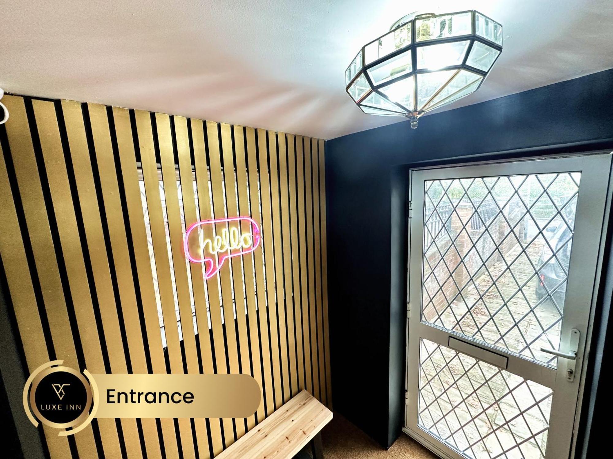 4 Bedroom House, Heathrow Airport, Luxe Inn Colnbrook Buitenkant foto
